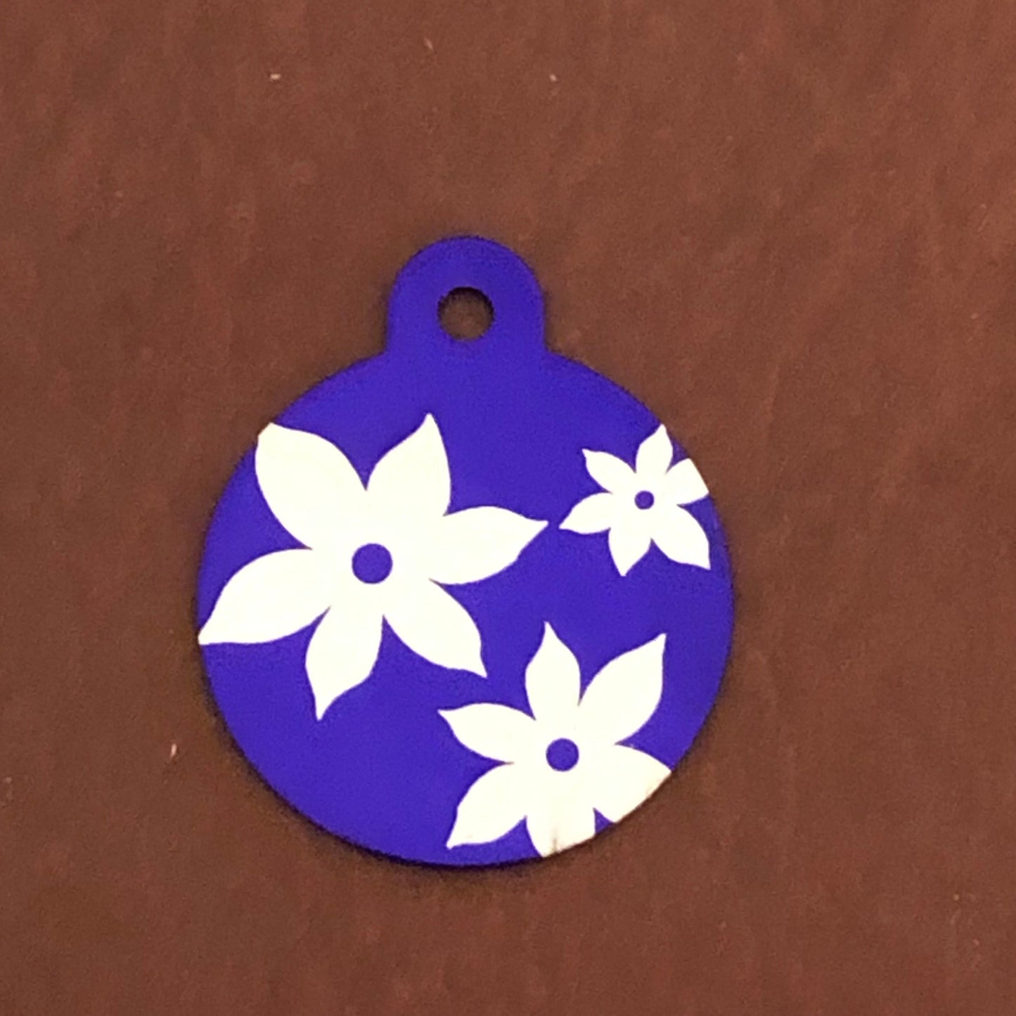 Lily Floral Print, Large Purple Circle Diamond Engraved Personalized Aluminum Tag, Diamond Engraved Keychain Key Chain LFPLPUC